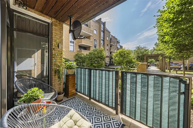 Frazer Nash Close, Isleworth, TW7, photo 1