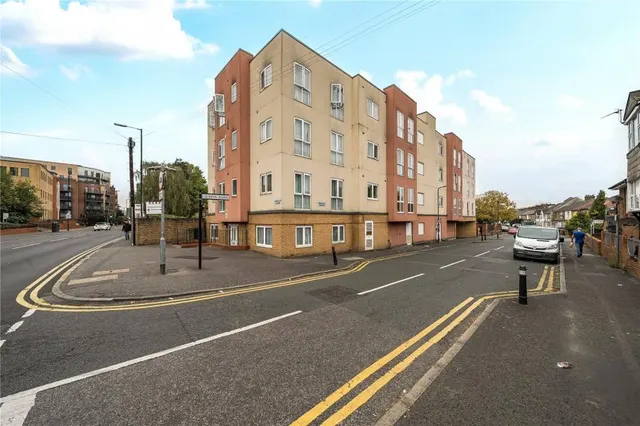 Stoke Road, Slough, SL2, photo 1