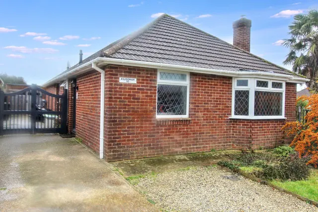Hamtun Gardens Totton, Southampton SO40 3NW, photo 1