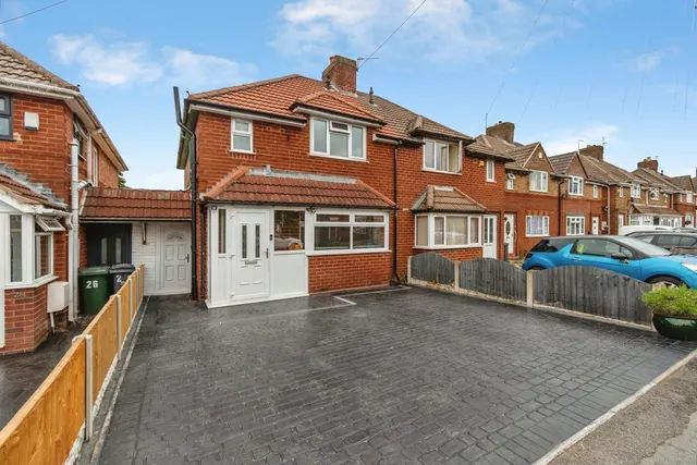 Yew Tree Road, Walsall, WS4, photo 1