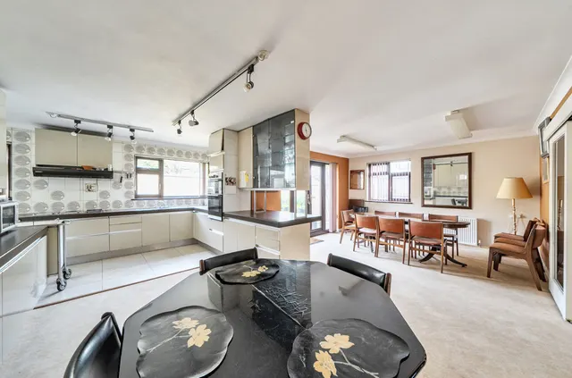 Photo 2 — Brighton Road, Purley CR8 3AD