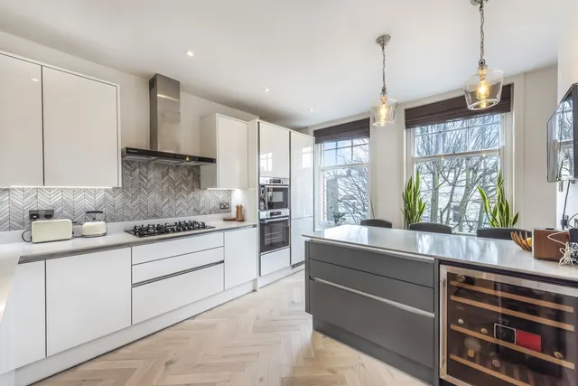 Greencroft Gardens, London, NW6, photo 2