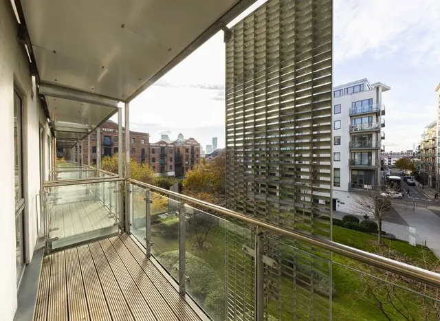 Photo 2 — Seven Sea Gardens, Bow, E3