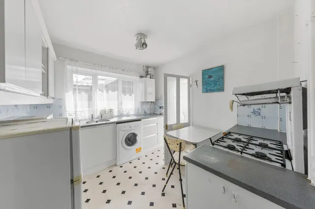 Photo 2 — Sandfield Crescent, Glazebury, Warrington, WA3 5NF