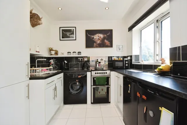 Photo 3 — Shearers Way, Boreham, Chelmsford, Essex, CM3