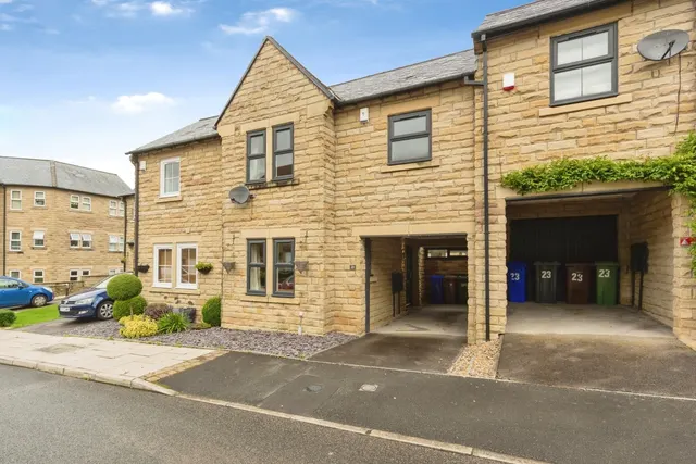 Calico Crescent, Stalybridge, SK15, photo 1