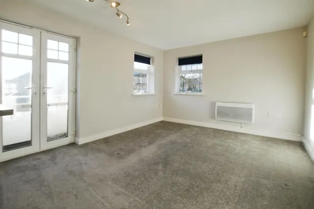 High Royds Drive, Menston, LS29, photo 3