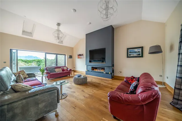 Camden Road, Brecon, photo 2