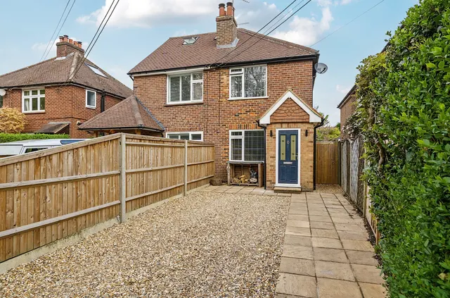 Fenns Lane, West End, Woking, Surrey, GU24 9QF, photo 1