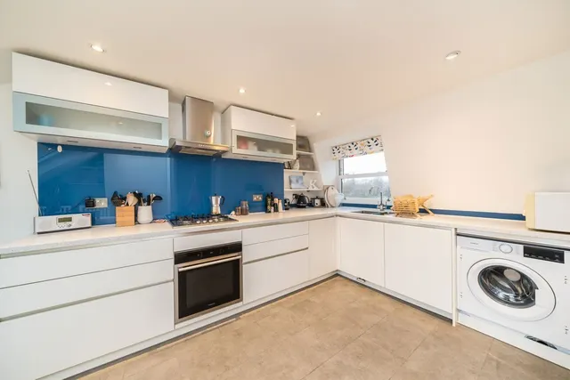 Twilley Street, SW18, photo 3