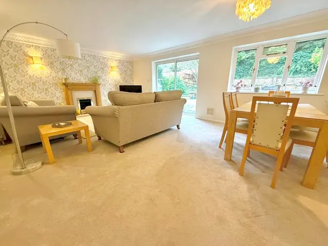 Photo 3 — West Hill, Dunstable LU6 3PN