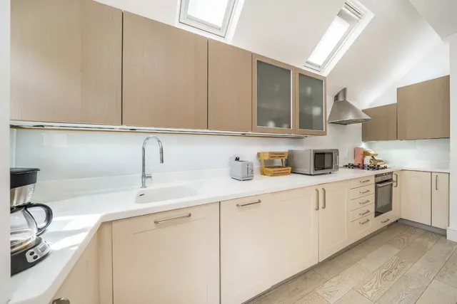 Norfolk House Road, SW16, photo 3