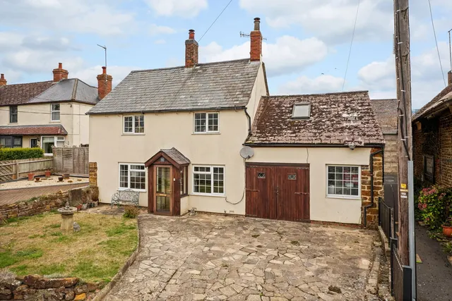 Hinton Road, Woodford Halse, photo 1