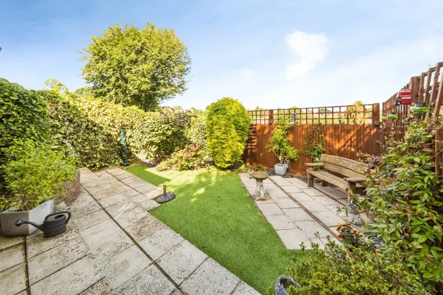 Priory Way, Haywards Heath, RH16, photo 2