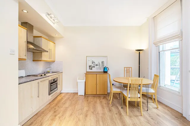 West Smithfield, Clerkenwell, EC1A, photo 3