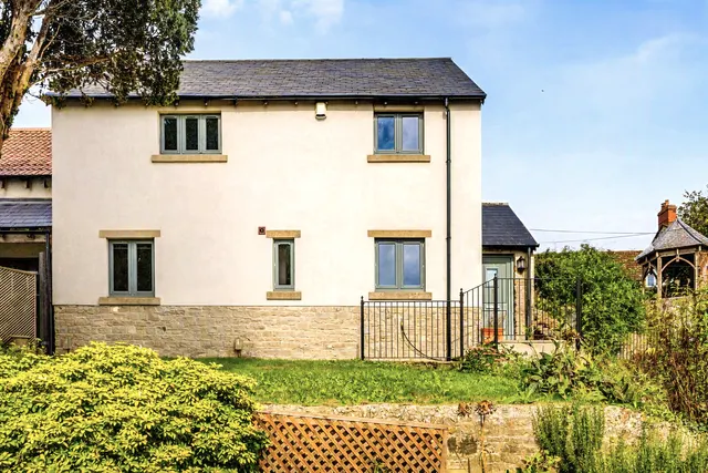 High Street, Bruton, BA10, photo 1