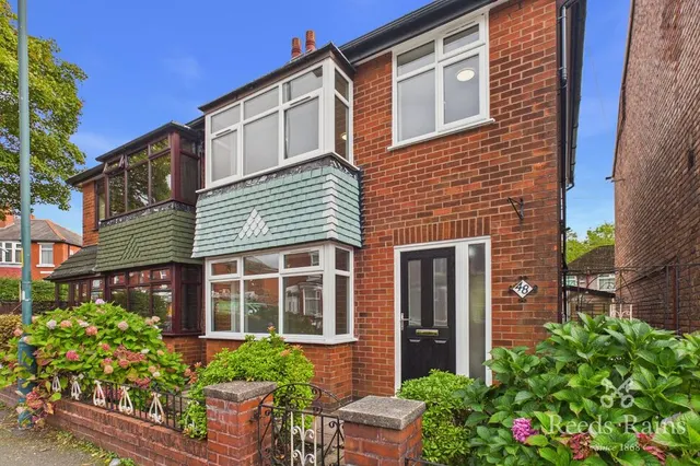 Lodge Lane, Hyde, SK14, photo 2