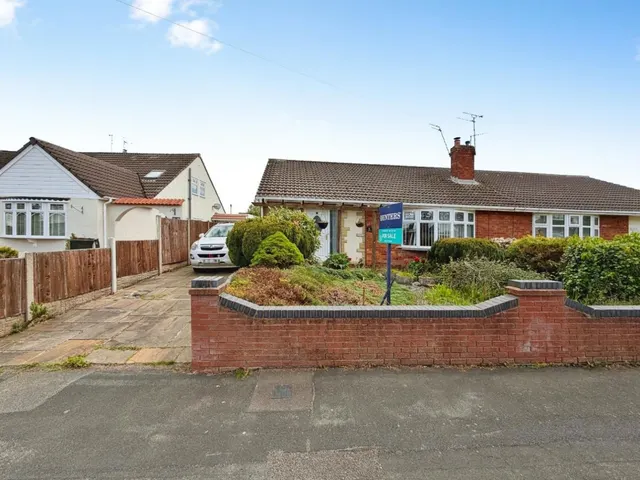 Windermere Road, CH65, photo 1