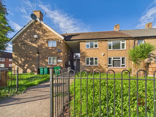 Bridge Farm Lane, Clifton, NG11, photo 1