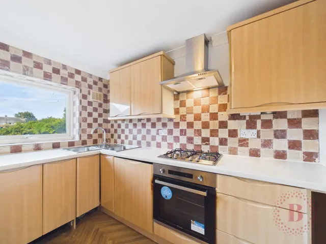 Bridge Farm Lane, Clifton, NG11, photo 2