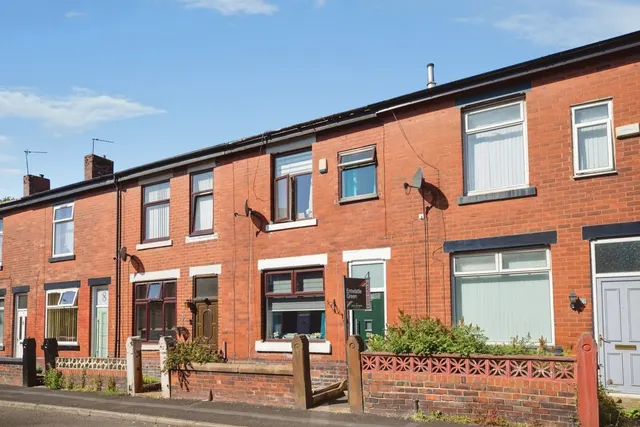 Turf Street, Radcliffe, M26, photo 1