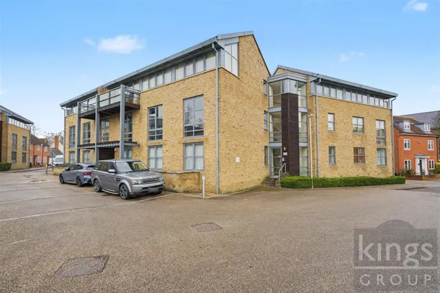Soper Square, Newhall, photo 1