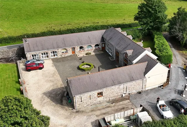 Derwydd Road, Derwydd, SA18, photo 1