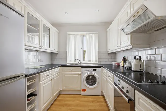 Bushey Wood Road, Sheffield, S17, photo 2