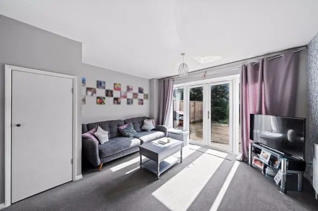 Photo 3 — Chelsea Gardens Cheam, Sutton SM3 9TN