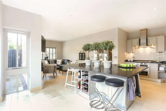 Horseshoe Lane, Alderley Edge, SK9, photo 3