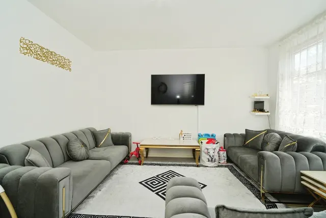 Roseneath Road, Bolton, BL3, photo 2