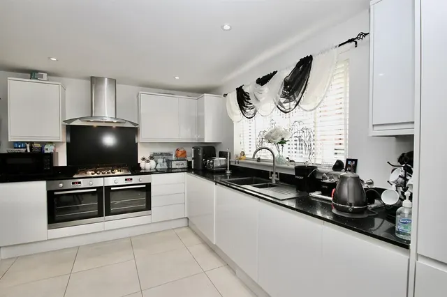 Lodge Close, Allington, photo 2