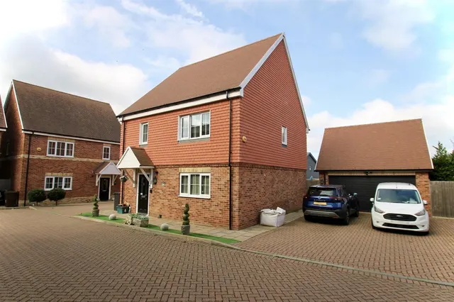 Lodge Close, Allington, photo 1