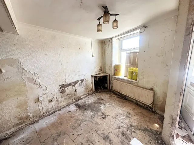 Hunter Street, Neath, SA11, photo 2