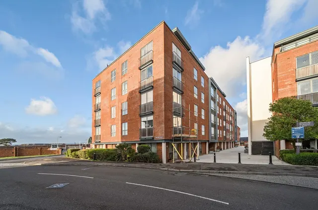 Weevil Lane, Gosport, PO12, photo 1