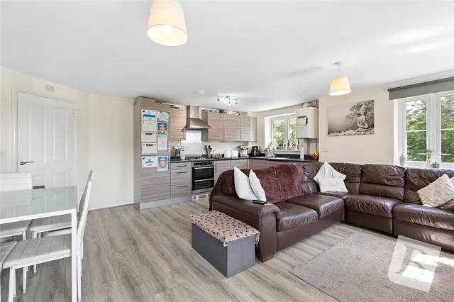 Meadfarm Close, Romford, RM3, photo 1