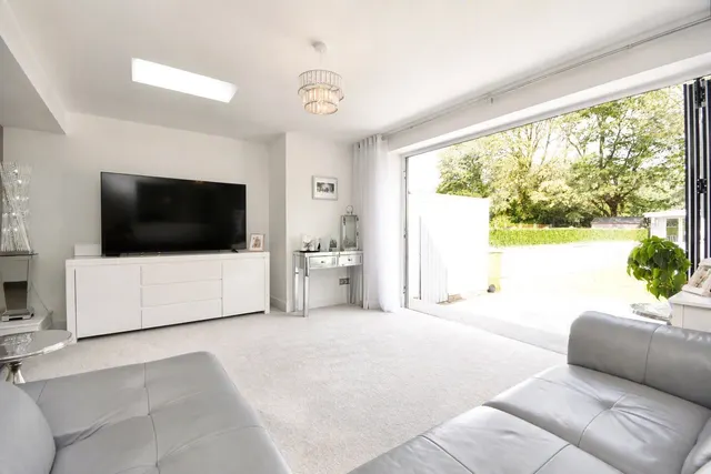 Photo 3 — Great Gregorie, Basildon, SS16
