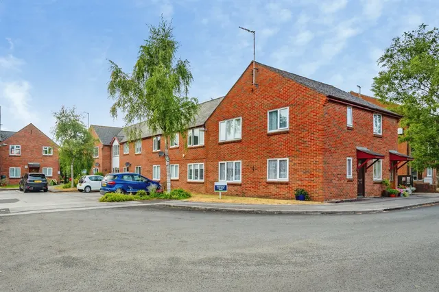 Photo 3 — Henmore Place, Ashbourne