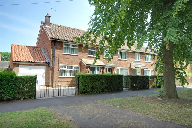 The Parkway, Cottingham, photo 1