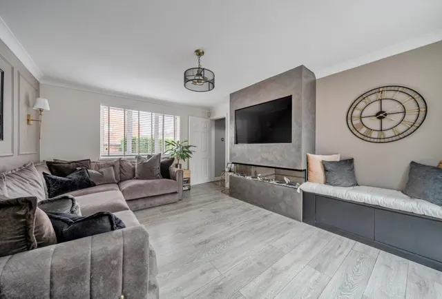 Hawkins Close, Bristol, BS30, photo 2