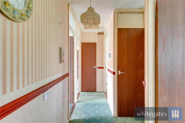 Sylvan Court, Liverpool, L25, photo 2