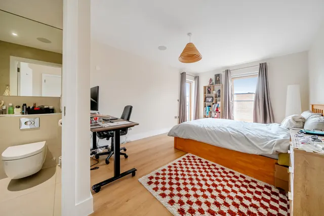 Photo 3 — Vinery Way, Hammersmith, London, W6