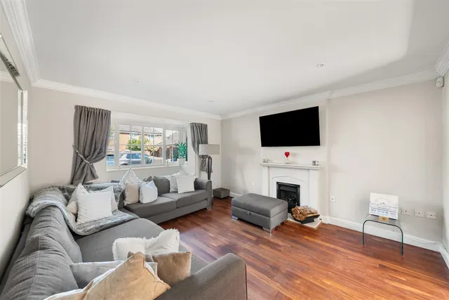 Hardings Row, Iver, photo 1
