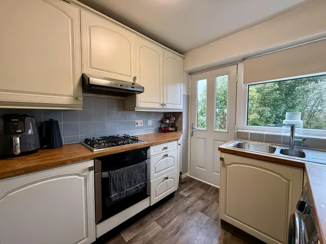 Occupation Lane, Dewsbury, WF13, photo 3