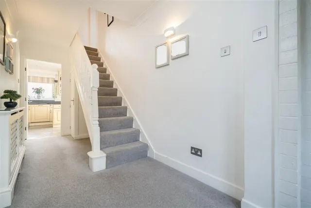 Roman Avenue, Outlane, HD3, photo 2