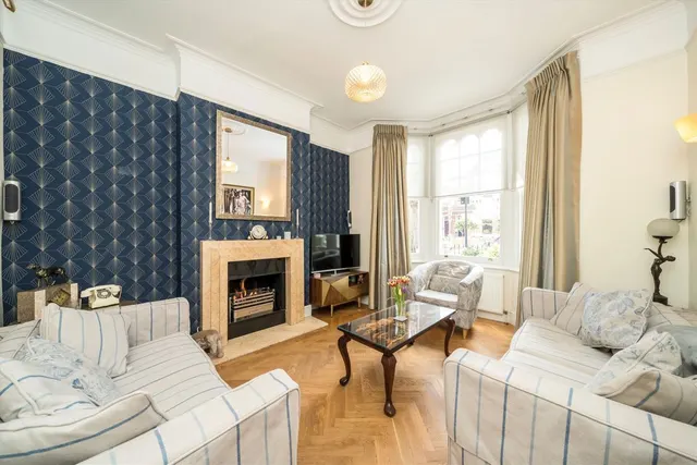 Adelaide Road, W13, photo 3