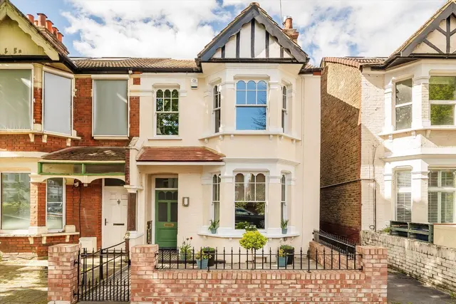 Adelaide Road, W13, photo 1