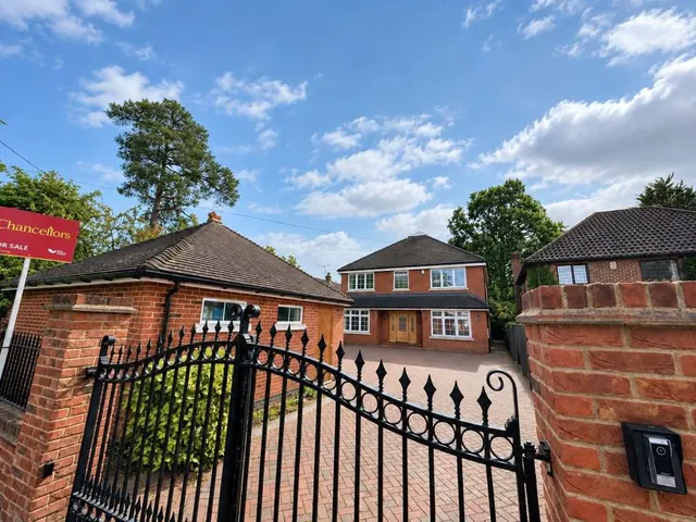 Ambleside Road, Lightwater, GU18, photo 1