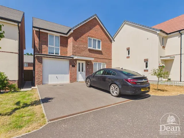 Mallard Way, Lydney, photo 1