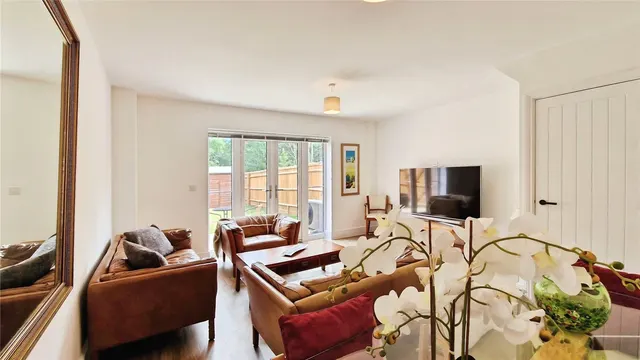 Photo 3 — Assheton Croft, Binfield, Bracknell, Berkshire, RG42 5HQ